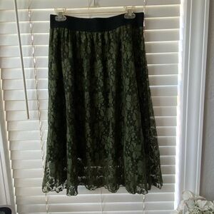 Accepting Offers- LuLaRoe Skirt